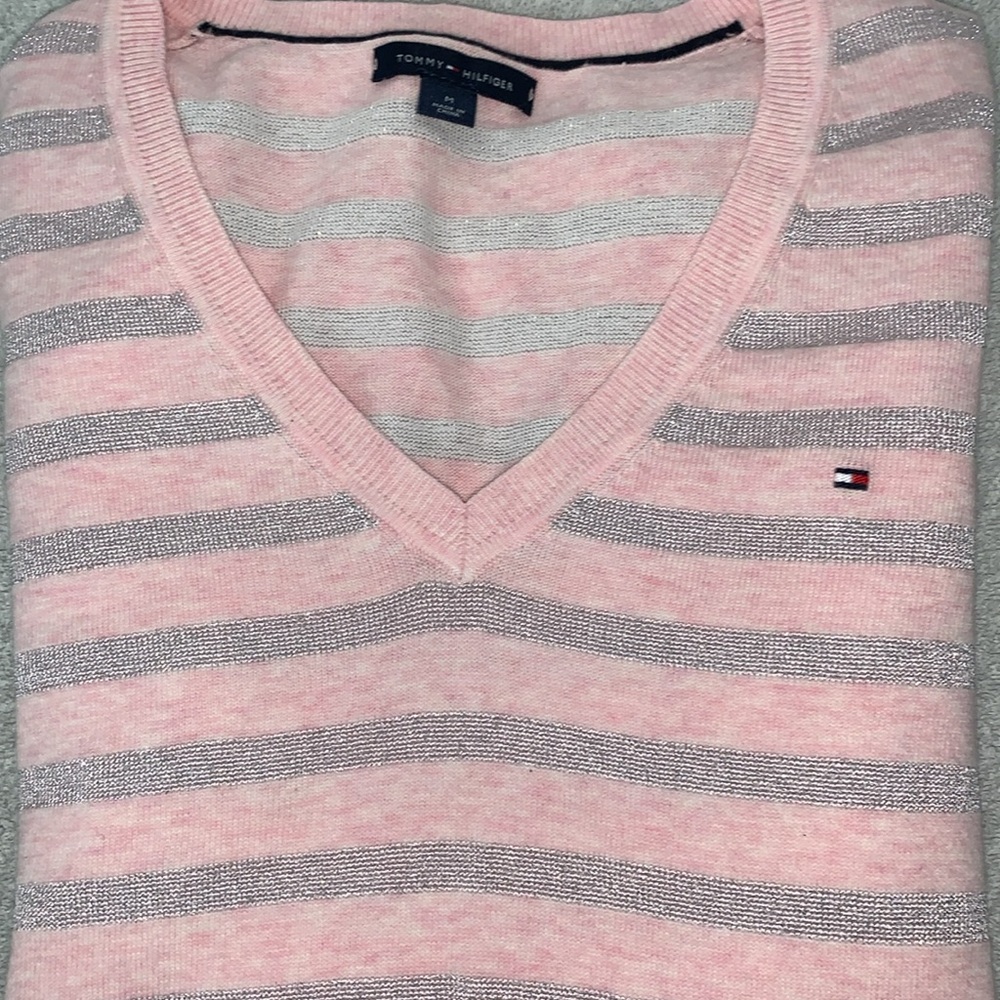 Tommy Hilfiger Ladies Size Medium V-Neck Sweater, EUC